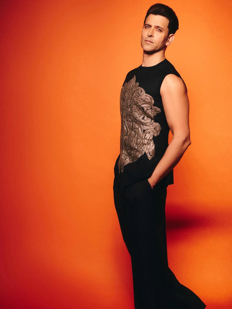 Achkan Set With Embroidery Vest