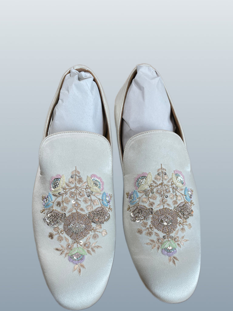 Maal Boota Embroidery Slipon Shoes 3