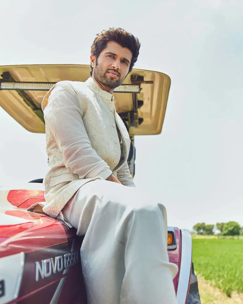 Ektaar Embroidery Bundi Set