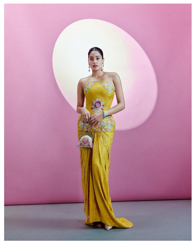 Tapestry Paired With Knotted Skirt Set