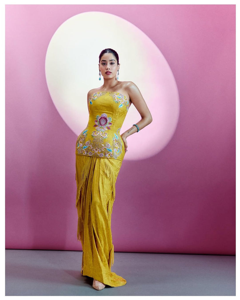 Tapestry Paired With Knotted Skirt Set