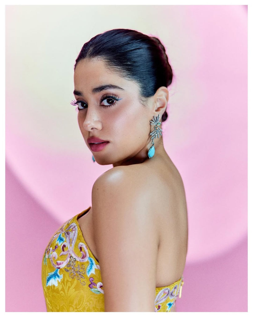 Tapestry Paired With Knotted Skirt Set