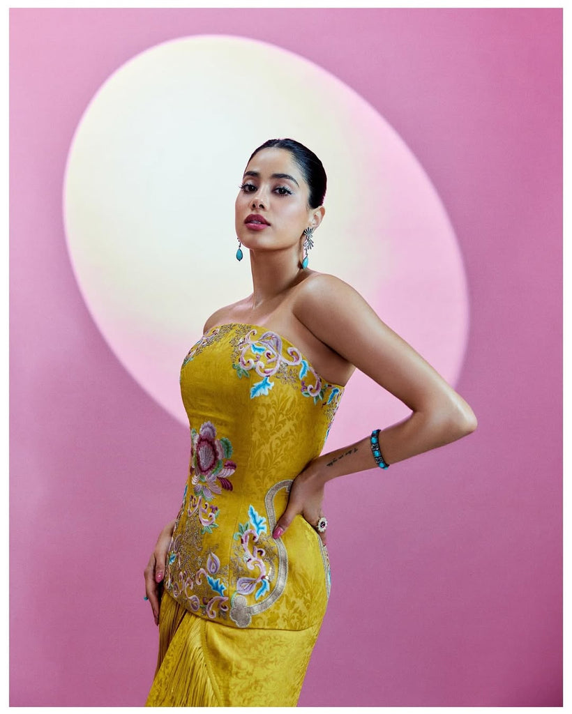 Tapestry Paired With Knotted Skirt Set